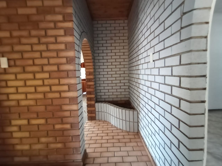 4 Bedroom Property for Sale in Parys Free State